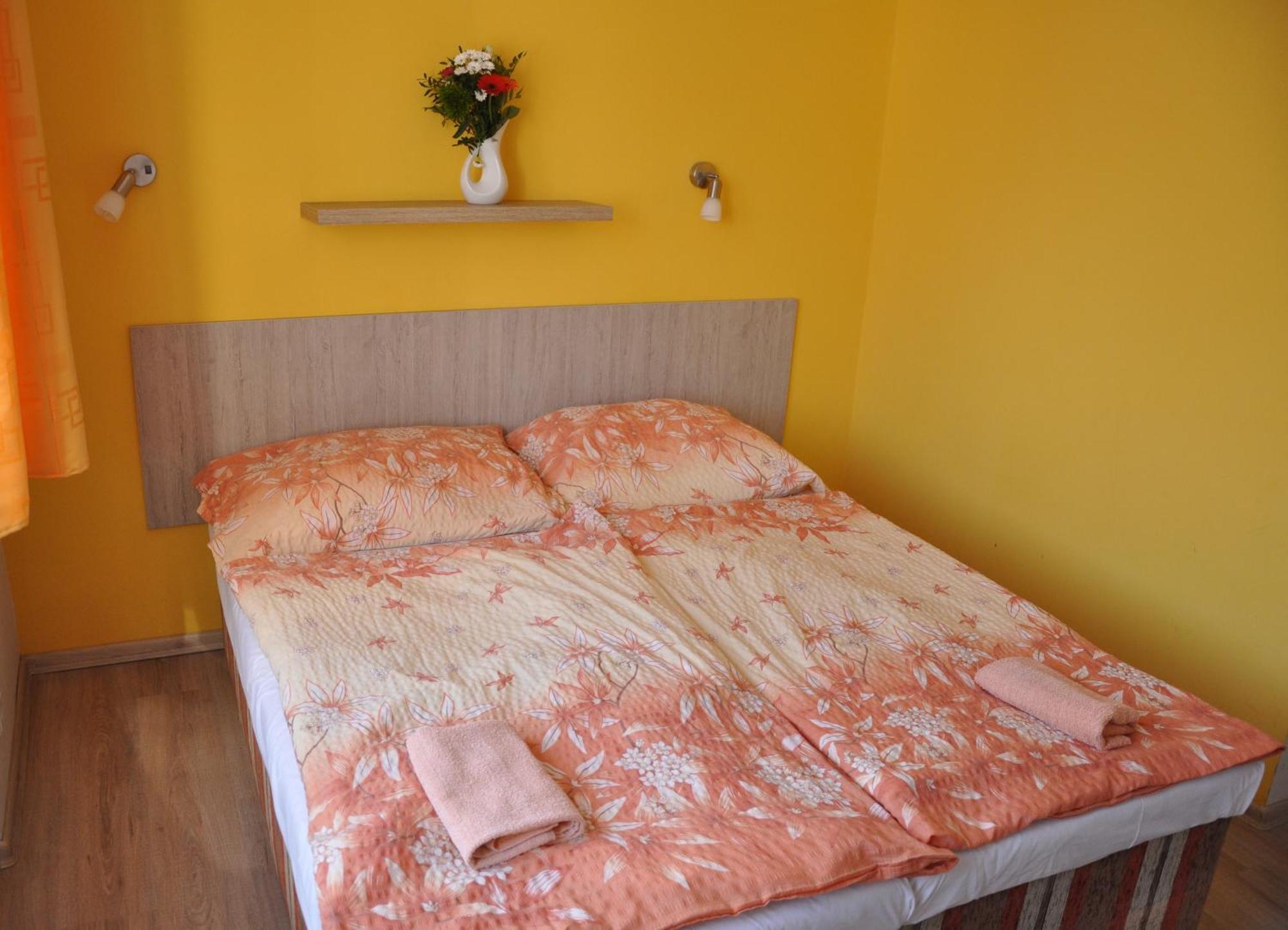 Hotel Decin Kültér fotó