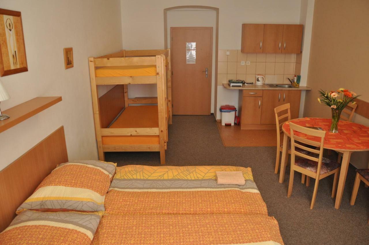 Hotel Decin Kültér fotó